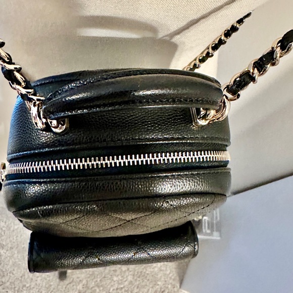 ❌SOLD ELSEWHERE❌ CHANEL NEW Mini Classic Backpack/Crossbody Black Caviar Leather - Picture 9 of 17